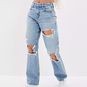 American Eagle Stretch Ripped Curvy '90s Straight Jean